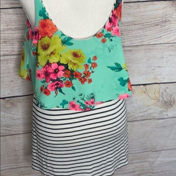 Hershe Floral Striped Tank Top Medium - Picture 8 of 8